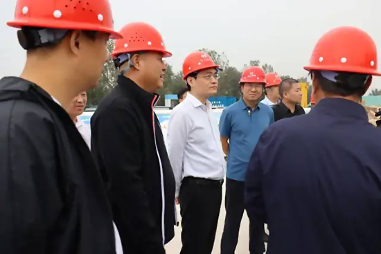 政府縣長高巍督導(dǎo)調(diào)研城建重點(diǎn)項(xiàng)目梨鄉(xiāng)水城體育中心